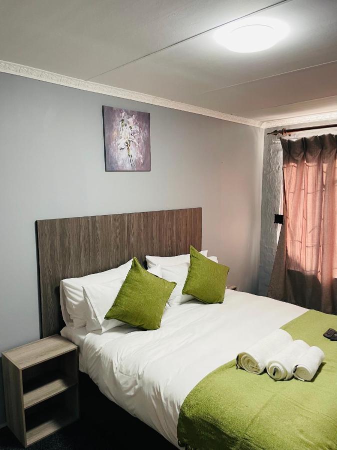 Host Hub Guest House Kempton Park Dış mekan fotoğraf