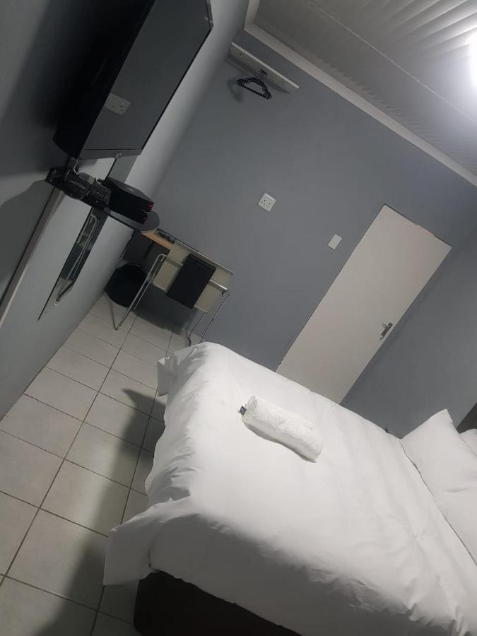 Host Hub Guest House Kempton Park Dış mekan fotoğraf