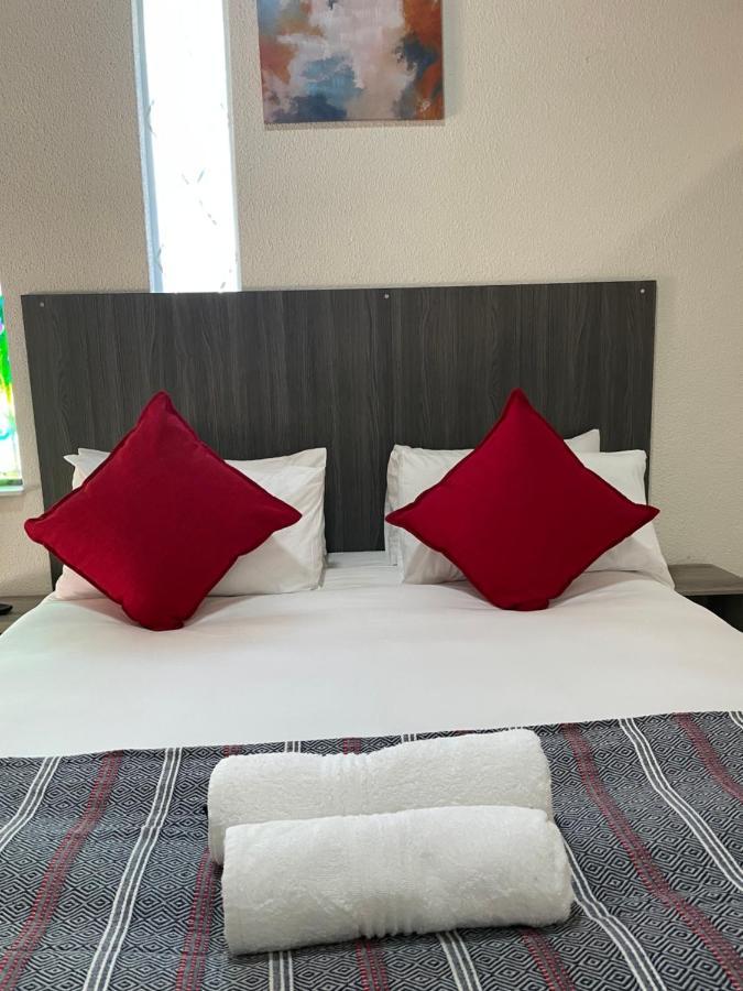 Host Hub Guest House Kempton Park Dış mekan fotoğraf
