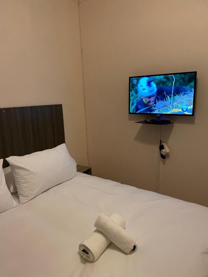 Host Hub Guest House Kempton Park Dış mekan fotoğraf