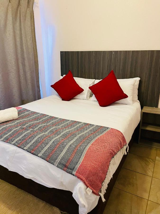 Host Hub Guest House Kempton Park Dış mekan fotoğraf