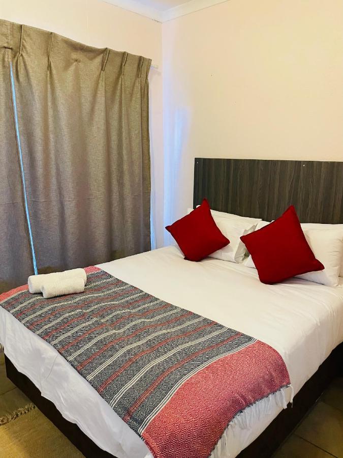 Host Hub Guest House Kempton Park Dış mekan fotoğraf