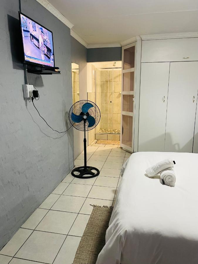 Host Hub Guest House Kempton Park Dış mekan fotoğraf