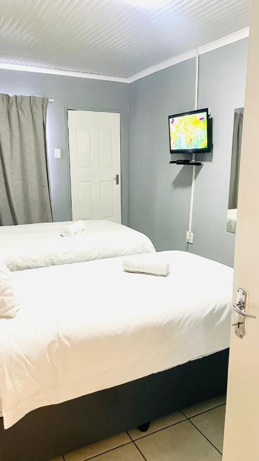 Host Hub Guest House Kempton Park Dış mekan fotoğraf