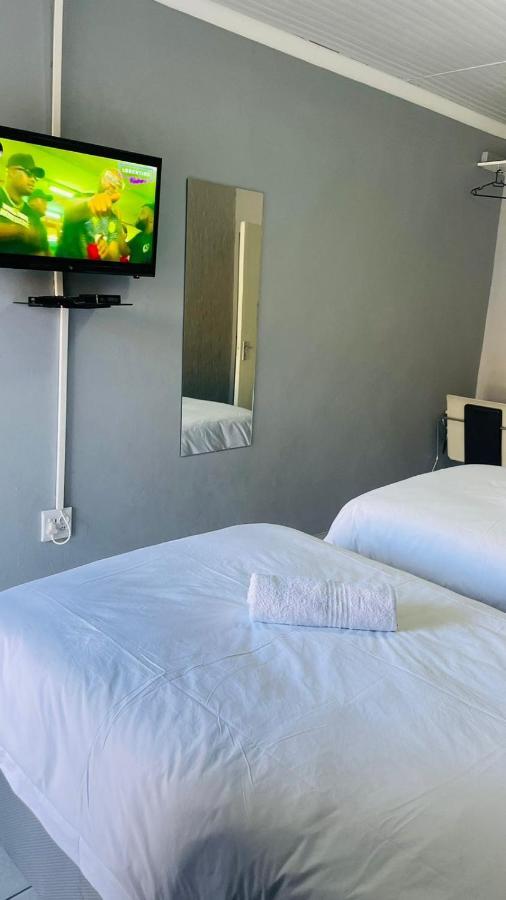 Host Hub Guest House Kempton Park Dış mekan fotoğraf