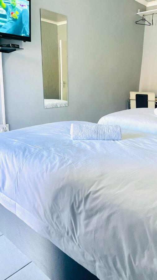 Host Hub Guest House Kempton Park Dış mekan fotoğraf